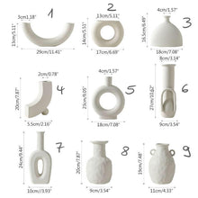 Laden Sie das Bild in den Galerie-Viewer, Minimalistische zeitlose Vasen in weiß - nordic style