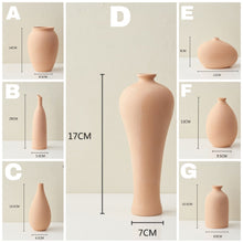 Laden Sie das Bild in den Galerie-Viewer, Minimalistische zeitlose Vase in weiß oder rosé