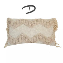 Laden Sie das Bild in den Galerie-Viewer, Boho Makramee Style Kissen mit Fransen | Quasten in beige 45x45cm | 30x50cm - WhiteWhiskers
