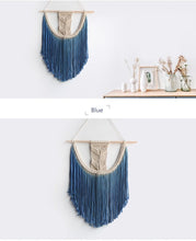 Load image into Gallery viewer, Handmade Makramee Wandteppich Tapisserie 45x55cm - verschiedene Farben - WhiteWhiskers