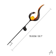 Laden Sie das Bild in den Galerie-Viewer, LED Solar Flamme „Flame Light“ - warmweiß - waterproof Leuchtdauer: 6-8 Stunden - WhiteWhiskers