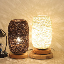 Laden Sie das Bild in den Galerie-Viewer, Rattan Style Tischlampe
