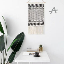 Laden Sie das Bild in den Galerie-Viewer, Makramee bunter farbenfroher Boho Wandteppich Wandbehang Tapisserie 50x70 cm - verschiedene Muster - WhiteWhiskers