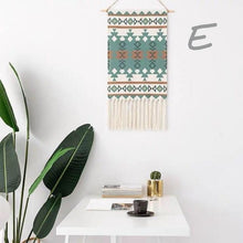 Laden Sie das Bild in den Galerie-Viewer, Makramee bunter farbenfroher Boho Wandteppich Wandbehang Tapisserie 50x70 cm - verschiedene Muster - WhiteWhiskers
