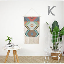 Laden Sie das Bild in den Galerie-Viewer, Makramee bunter farbenfroher Boho Wandteppich Wandbehang Tapisserie 50x70 cm - verschiedene Muster - WhiteWhiskers