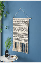 Laden Sie das Bild in den Galerie-Viewer, Makramee bunter farbenfroher Boho Wandteppich Wandbehang Tapisserie 50x70 cm - verschiedene Muster - WhiteWhiskers