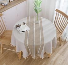 Laden Sie das Bild in den Galerie-Viewer, runde Tischdecke im Boho Chic Style in beige mit Quasten | Durchmesser 150 cm - WhiteWhiskers