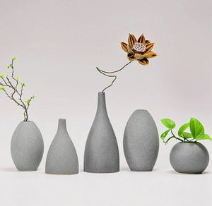 Ceramic & porcelain vases