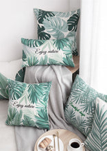 Load image into Gallery viewer, Tropische Kissenbezüge in Palmen Design  &quot;white green palms&quot; - WhiteWhiskers
