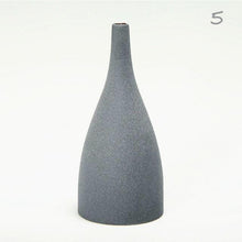 Laden Sie das Bild in den Galerie-Viewer, Vasen aus Keramik &amp; Porzellan
