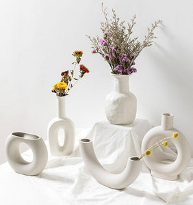 Minimalistische zeitlose Vasen in weiß - nordic style